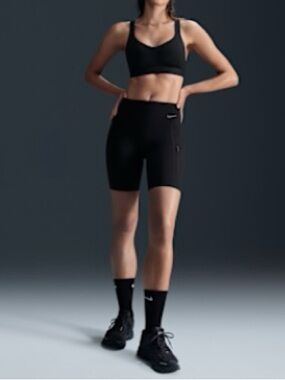 Nike Go Women’s Mid-Rise 8” Biker Shorts w/Pockets